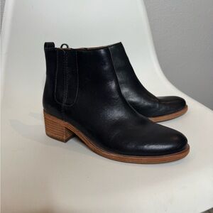 Kork-Ease Leather Ankle Boots Black Block Heel Chelsea Style Women’s Size 7.5